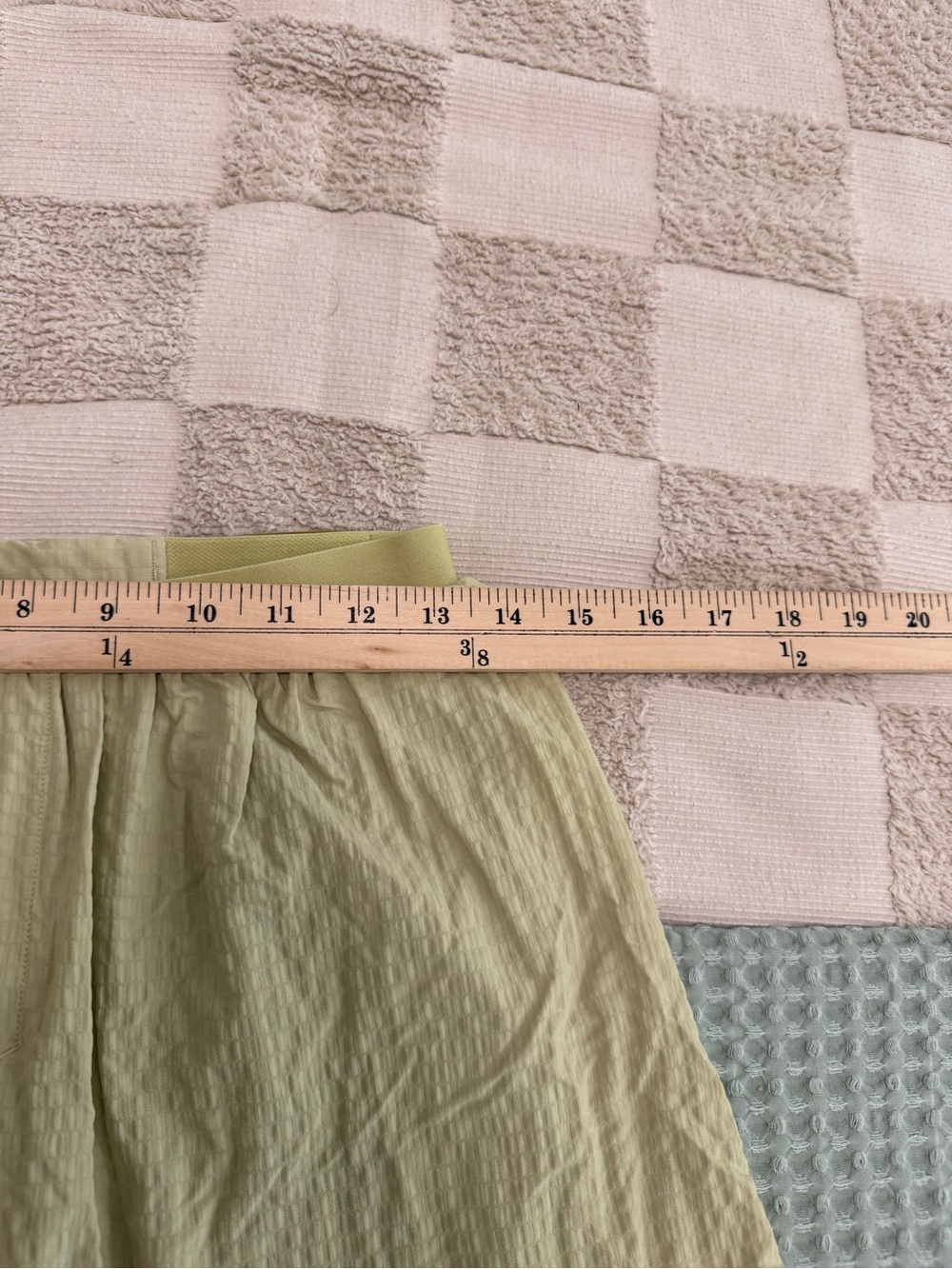 NWOT Lululemon Surge Lined Short 6" *Special Edition
Dew Green / Auric Gold - Picture 2 of 5